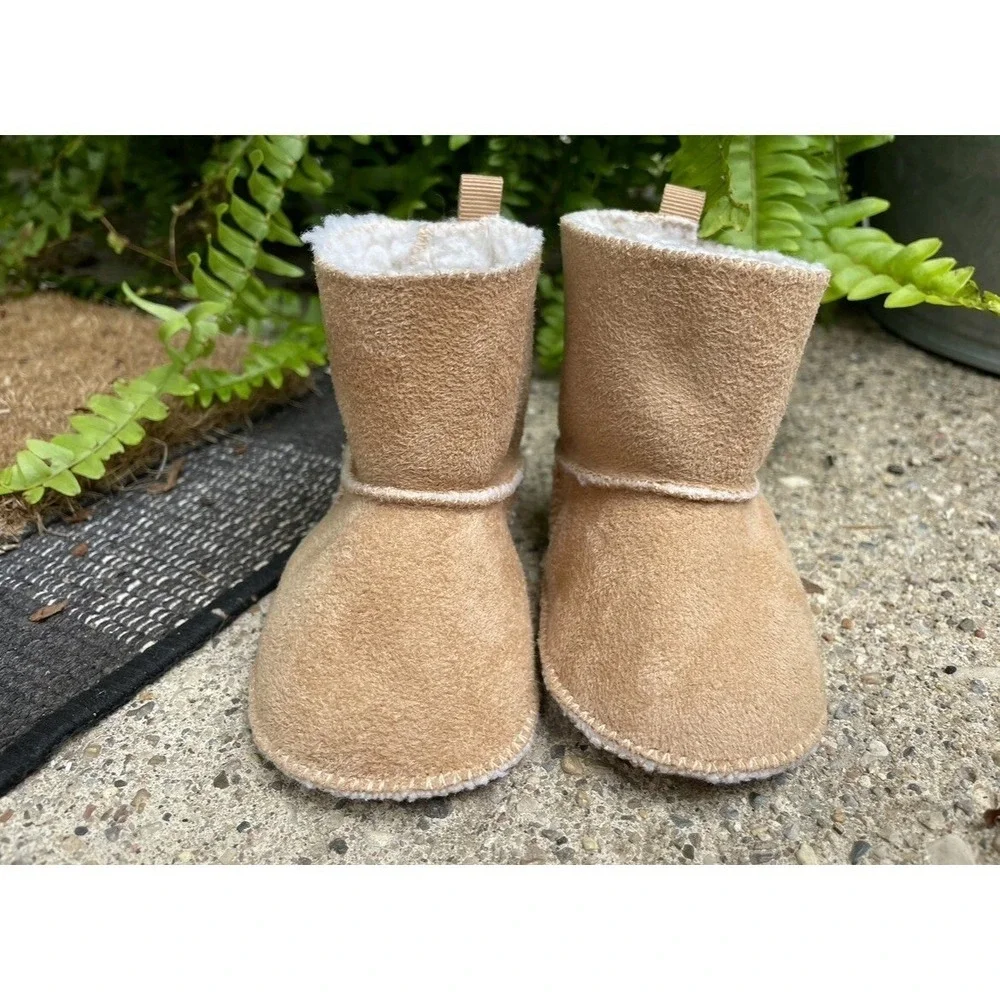 Baby GAP‎ Sherpa Lined Boots Booties,Size 0-3 Months